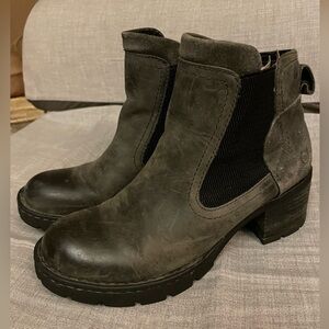Born Dark Gray Leather Ankle heeled Chelsea Booties US7